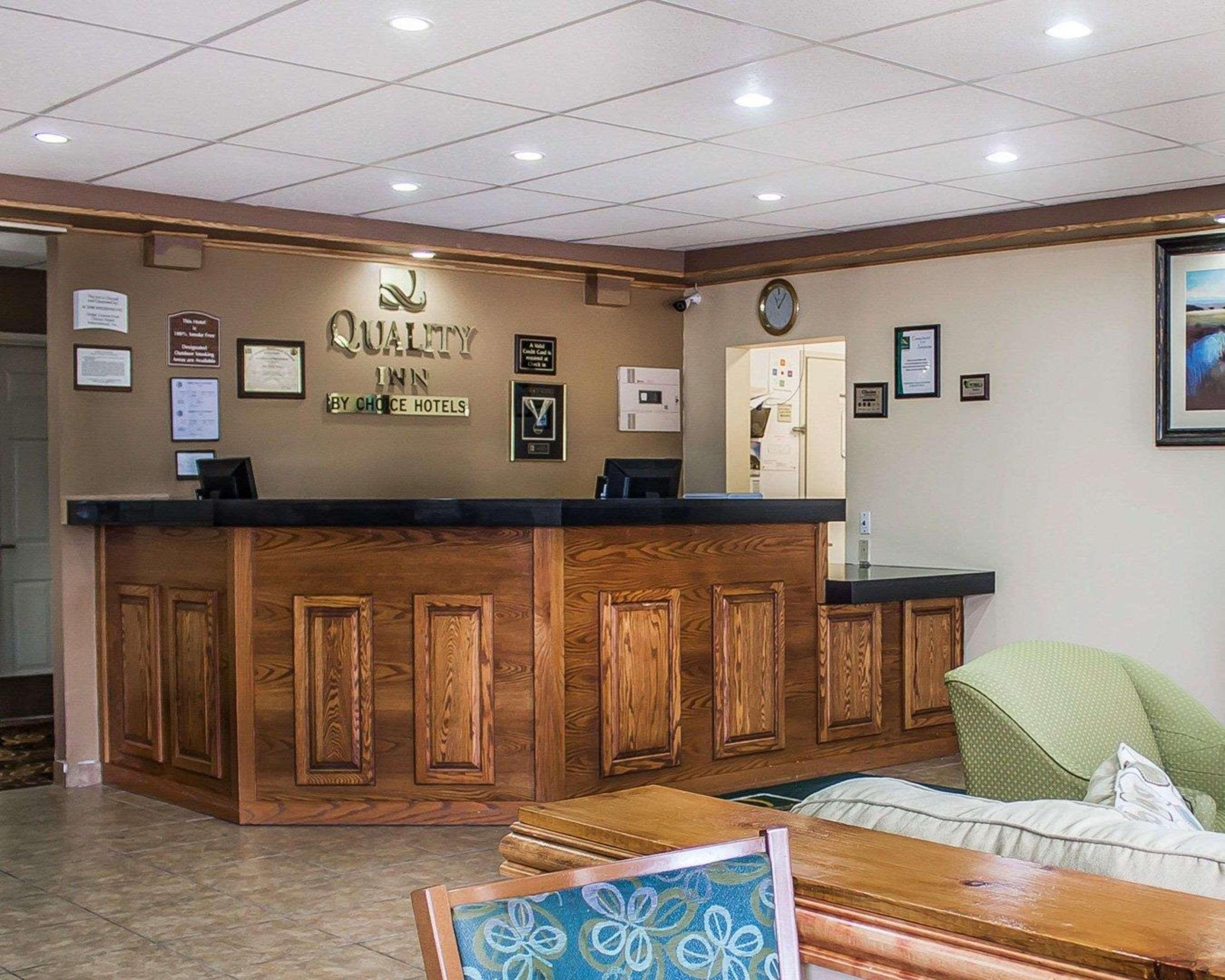 Quality Inn Manitowoc Exterior photo